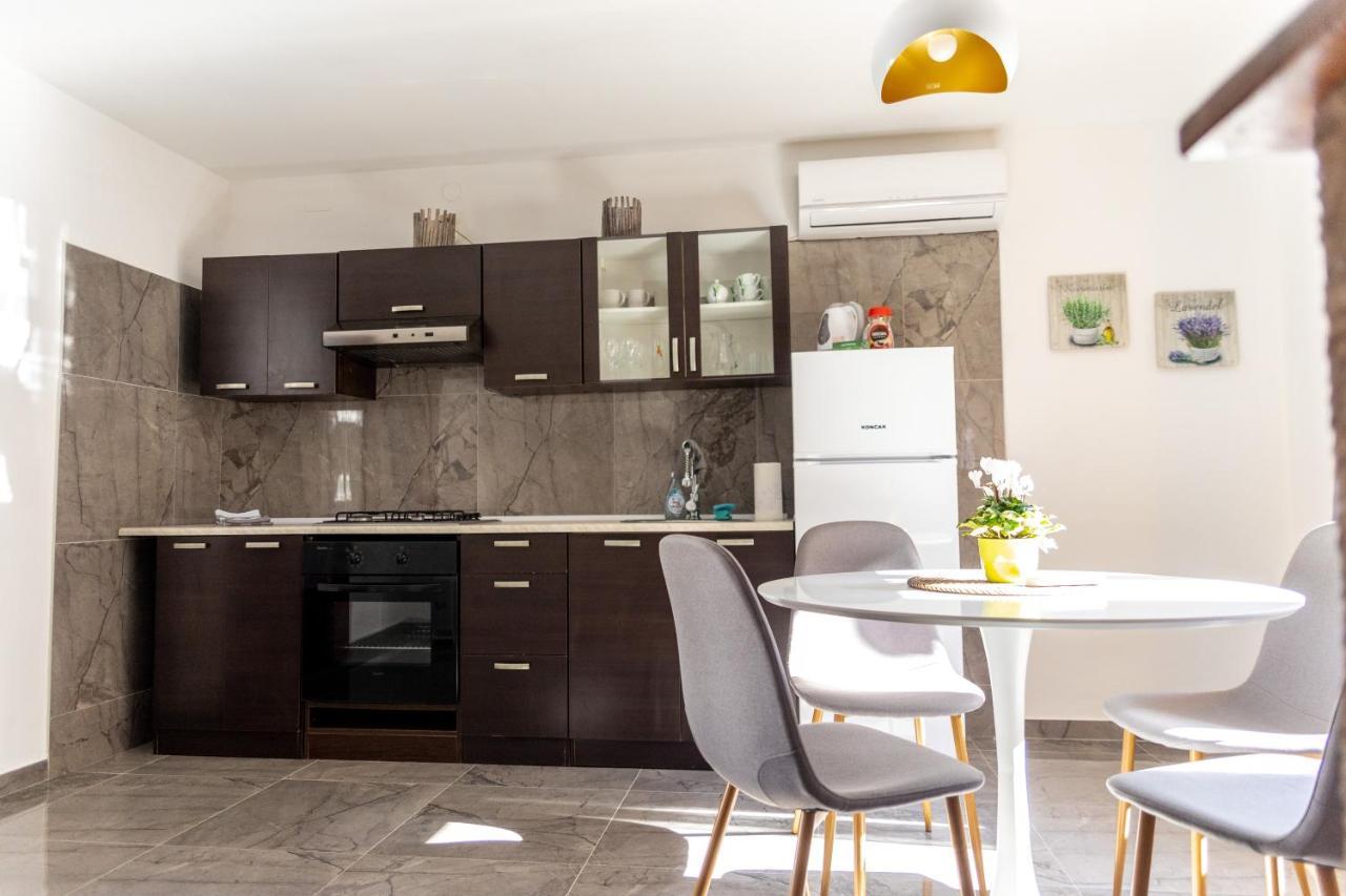 Studio Apartman Planb, Self Check In Osijek Buitenkant foto