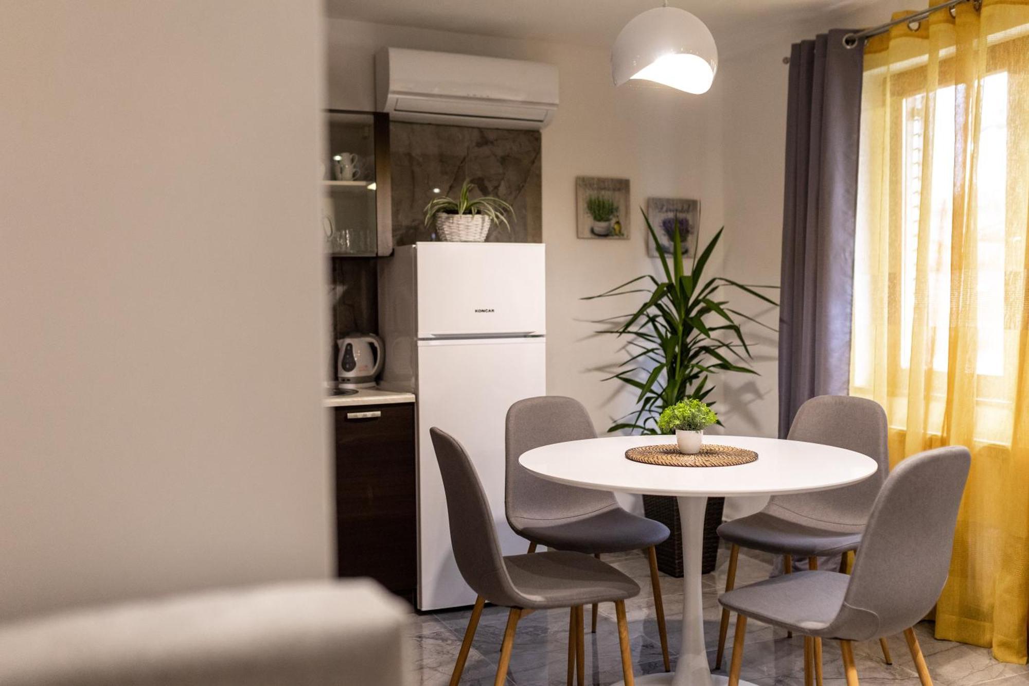 Studio Apartman Planb, Self Check In Osijek Buitenkant foto